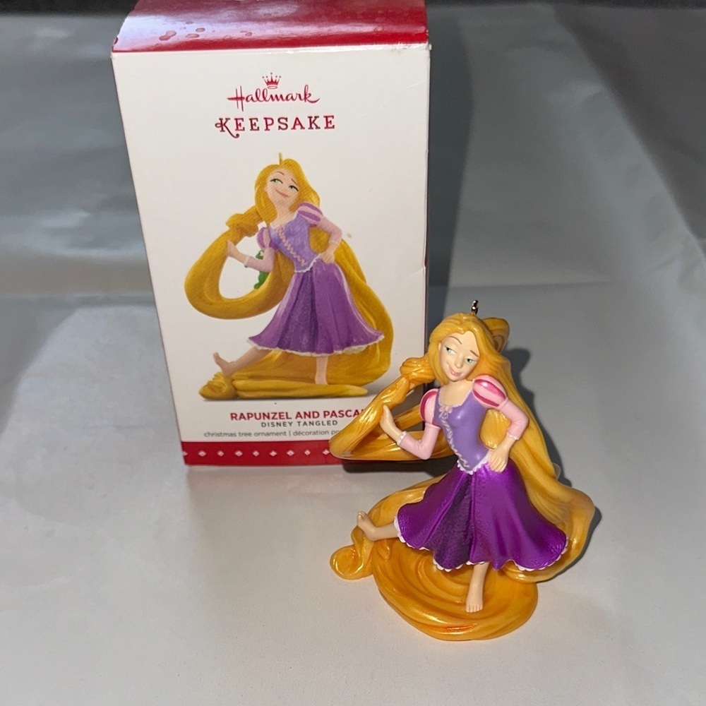 Hallmark Disney Tangled Rapunzel Ornament NEW